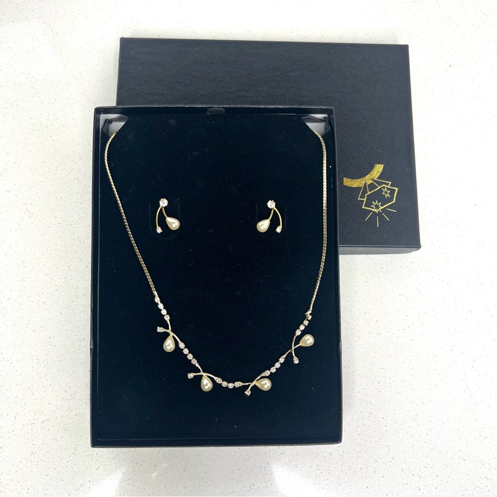 Statement Necklace and Earring Set gold tone with faux pearl and rhinestone